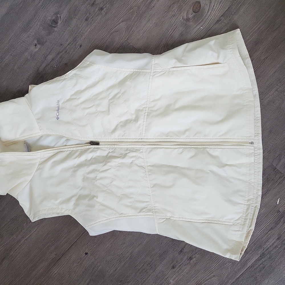 Columbia vest